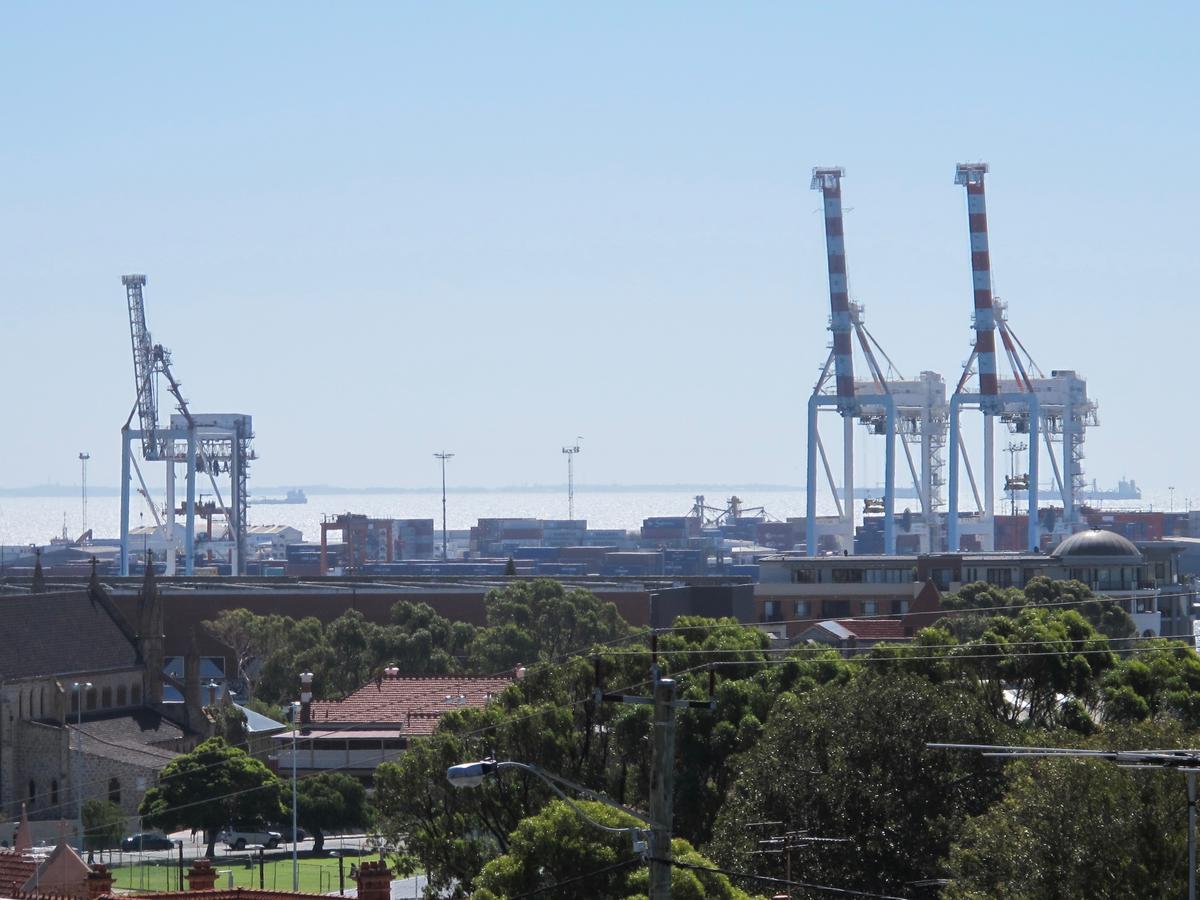 Studio 204 With Harbour, Ocean And Sunset Views From The Balcony Fremantle Exterior photo